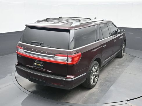 Used 2018 Lincoln Navigator L Reserve w/ Technology Package AWD/4WD image 21