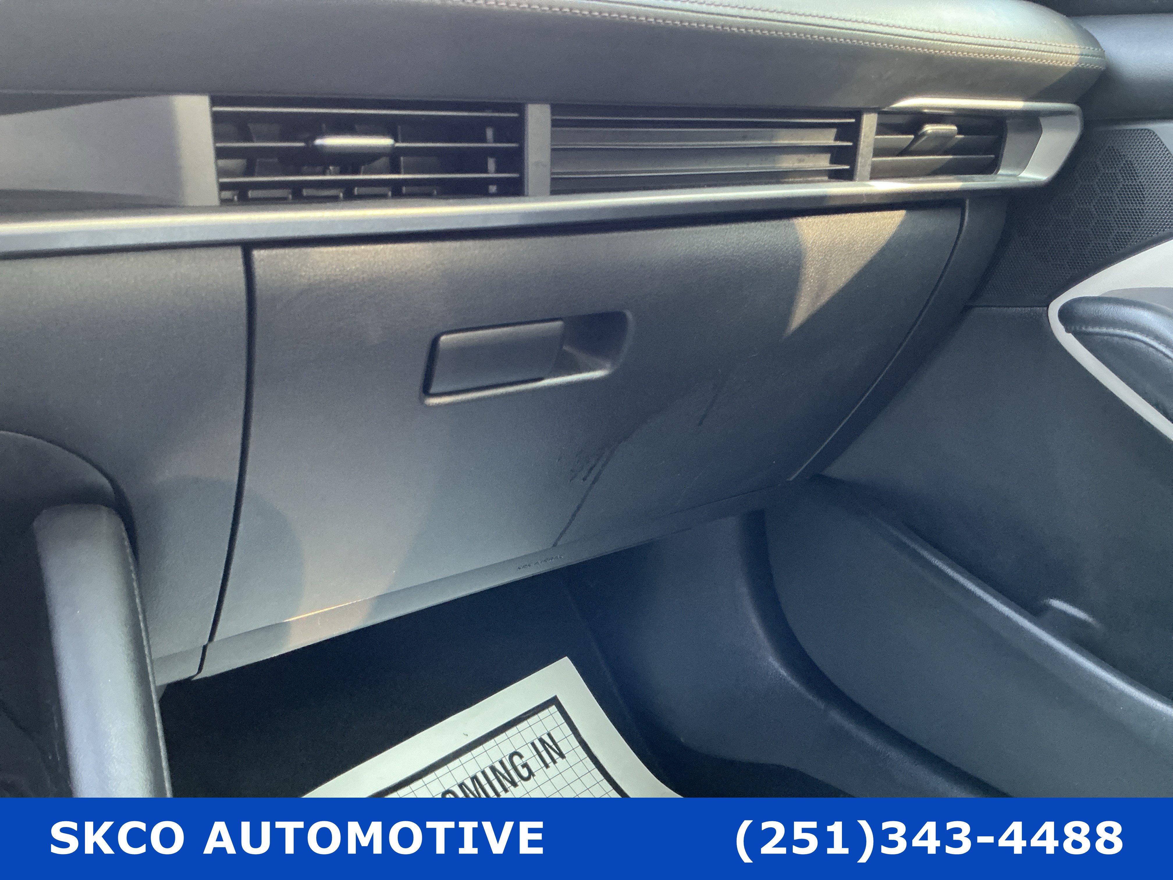 Used 2020 MAZDA MAZDA3 Hatchback FWD image 24