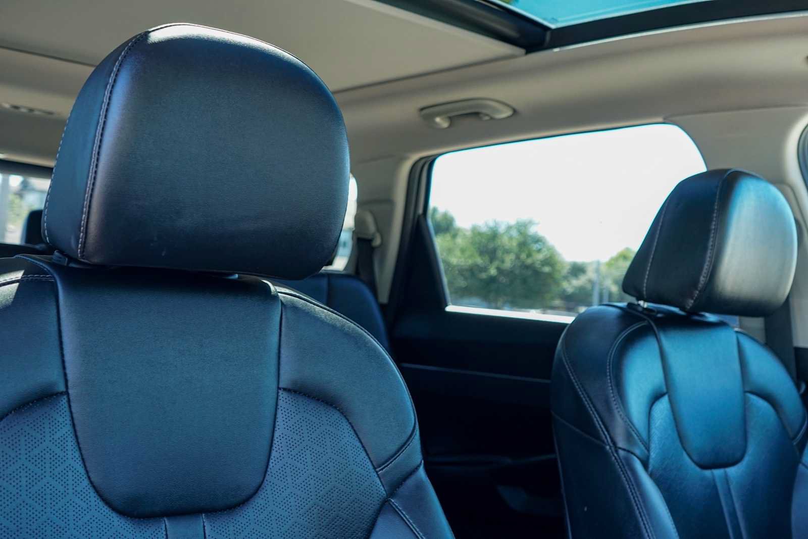 Used 2022 Kia Sorento S w/ Panoramic Sunroof Package FWD image 26