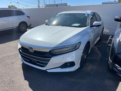 Used 2022 Honda Accord Touring image 2