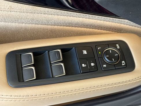 Used 2022 Lexus LS 500 w/ Interior Upgrade Package RWD image 15