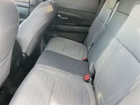 Used 2023 Hyundai Santa Cruz SE image 12