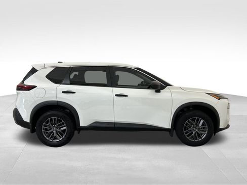 Used 2023 Nissan Rogue S FWD image 7