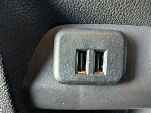 Used 2015 Chevrolet Colorado Z71 image 14