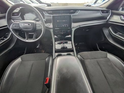 Used 2023 Jeep Grand Cherokee L Laredo image 12