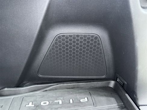 Used 2025 Honda Pilot EX-L image 26