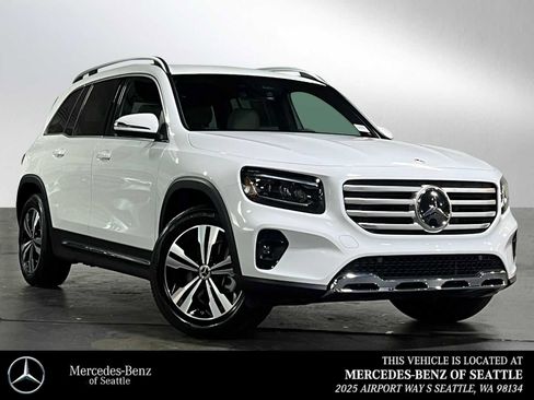 Certified 2025 Mercedes-Benz GLB 250 4MATIC image 1
