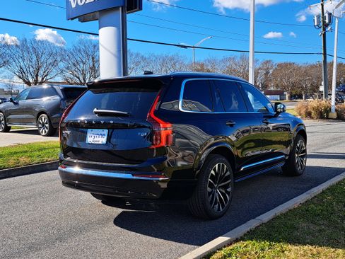 New 2026 Volvo XC90 T8 Plus image 3