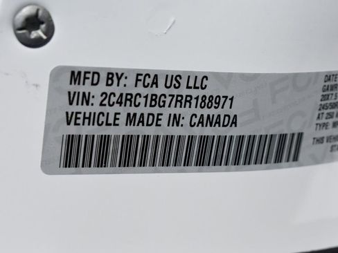 Used 2024 Chrysler Pacifica Touring-L w/ Uconnect Theater Family Group image 39