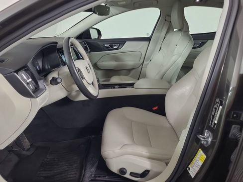 Used 2019 Volvo S60 T5 Momentum FWD image 19