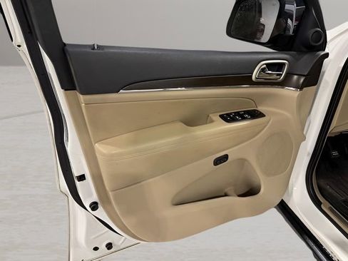 Used 2017 Jeep Grand Cherokee Limited w/ Luxury Group II image 15