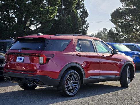 New 2026 Ford Explorer ST w/ Sun And Sound Package image 4