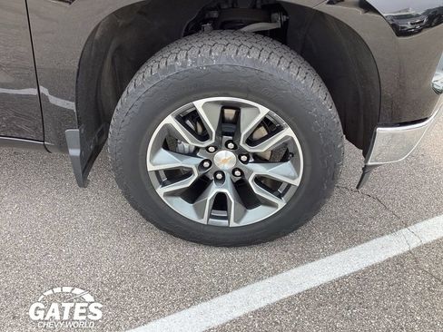 Used 2025 Chevrolet Silverado 1500 LT w/ Convenience Package II AWD/4WD image 28