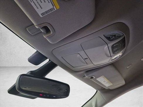Used 2022 Chrysler Pacifica Touring-L w/ Uconnect Theater Family Group FWD image 14