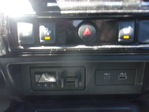 Used 2021 Nissan Titan PRO-4X w/ Off Road Protection Package AWD/4WD image 21