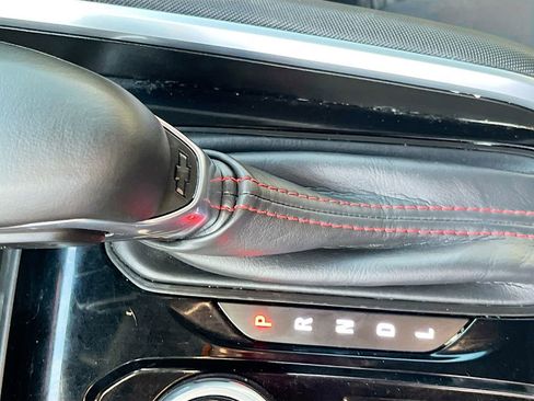 Used 2024 Chevrolet Colorado Z71 w/ Z71 Convenience Package 2 image 17