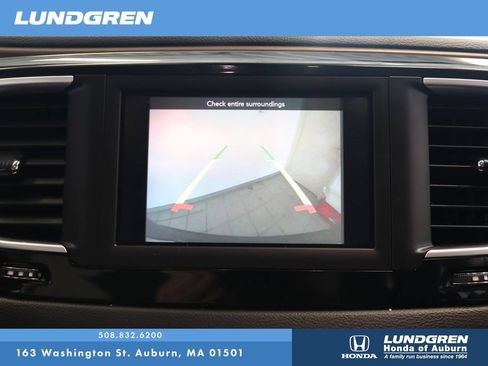 Used 2018 Chrysler Pacifica Touring-L FWD image 24