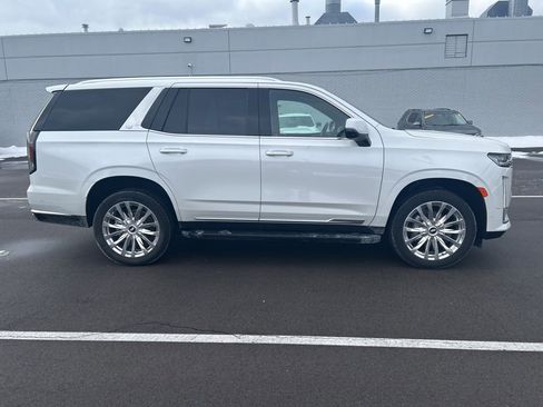 Used 2021 Cadillac Escalade Premium Luxury w/ Performance Package image 4