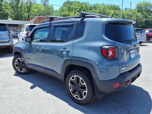 Used 2016 Jeep Renegade Trailhawk w/ Premium Trailhawk Package AWD/4WD image 6