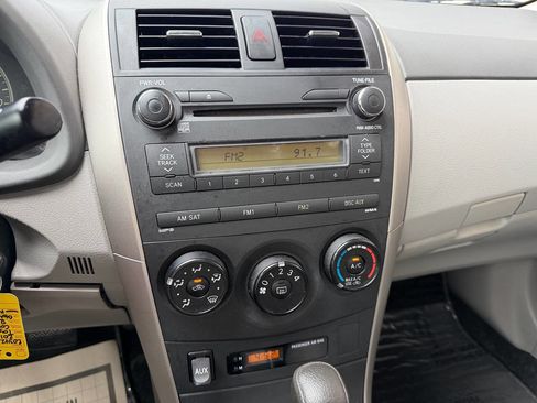 Used 2010 Toyota Corolla LE FWD image 22
