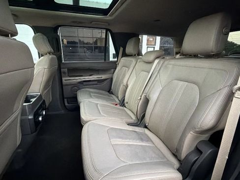 Used 2018 Ford Expedition Limited w/ Equipment Group 301A AWD/4WD image 45