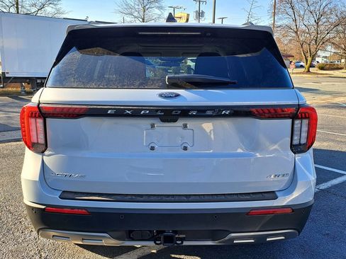 New 2026 Ford Explorer Active w/ Active Comfort Package image 5