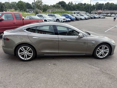Used 2015 Tesla Model S 70D AWD/4WD image 6