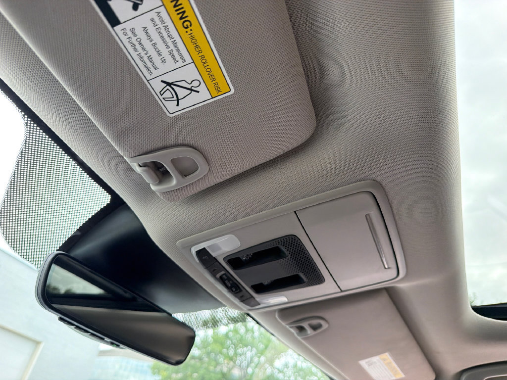 Used 2025 Honda Pilot Elite image 37