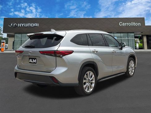 Used 2020 Toyota Highlander Limited FWD image 5