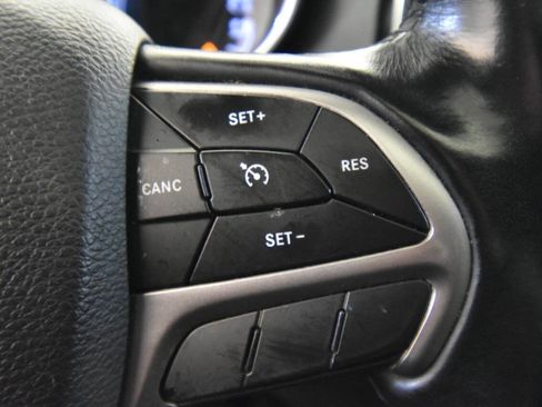 Used 2019 Jeep Grand Cherokee Limited image 28