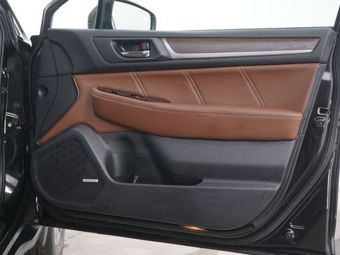 Used 2019 Subaru Outback 3.6R Touring w/ Popular Package #3A image 12