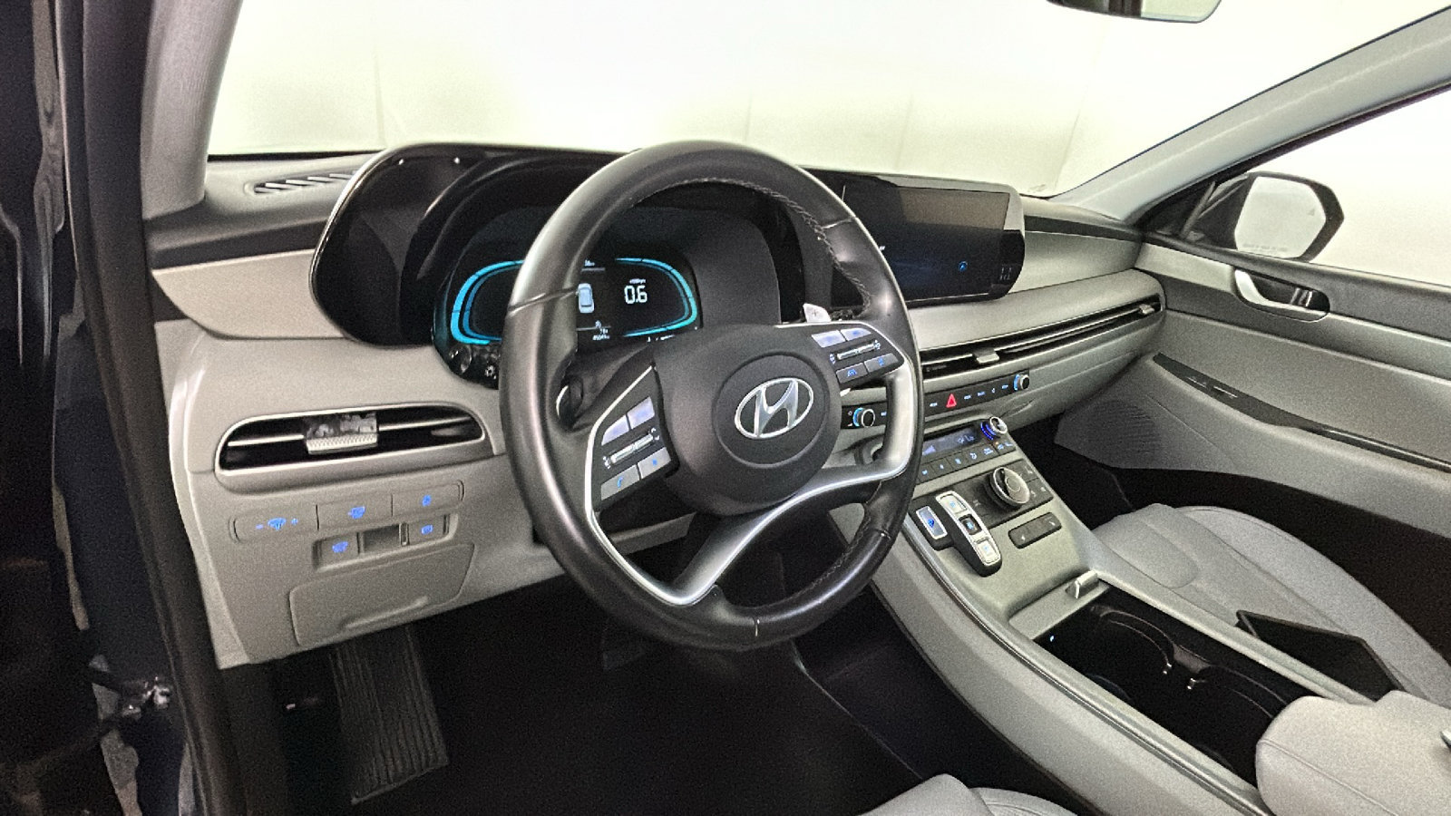 Used 2025 Hyundai Palisade SEL AWD/4WD image 16