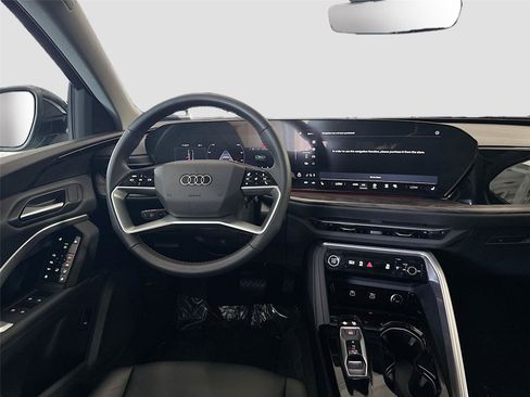 Certified 2025 Audi Q5 Premium w/ Convenience Package AWD/4WD image 23