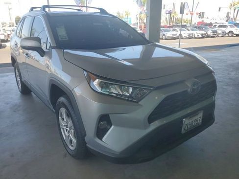 Used 2021 Toyota RAV4 XLE image 3