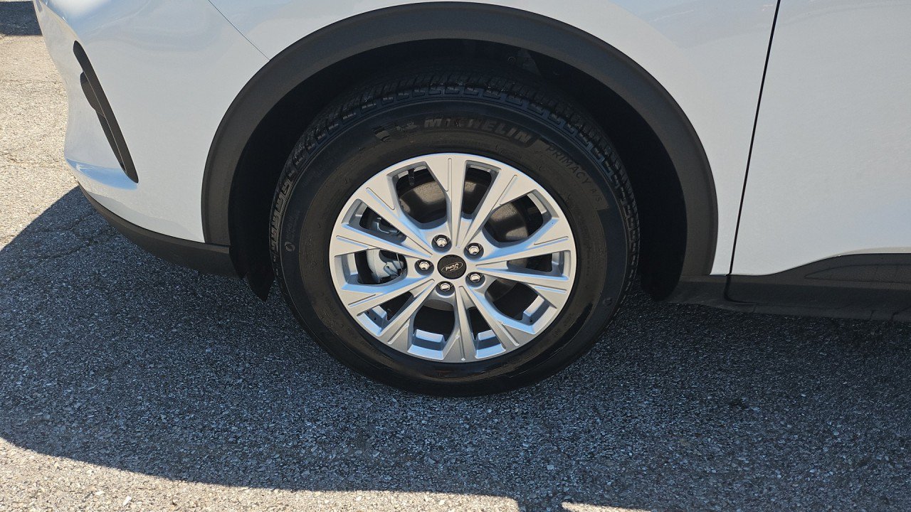 Used 2025 Ford Escape Active FWD image 9