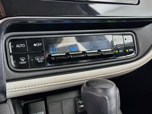 Used 2018 Toyota Corolla iM FWD image 23