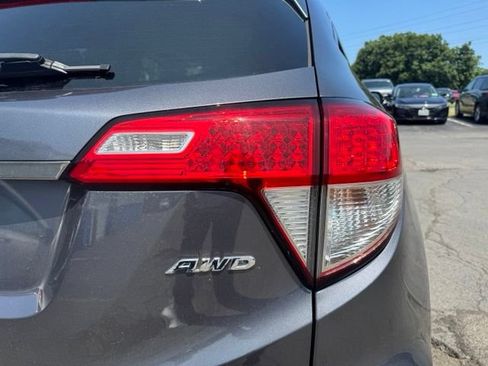 Used 2019 Honda HR-V EX image 9