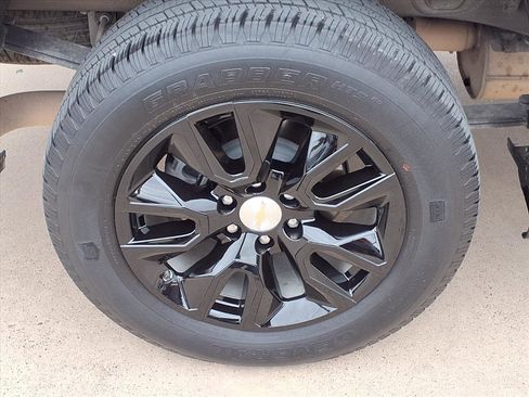 Used 2023 Chevrolet Silverado 1500 Custom image 9