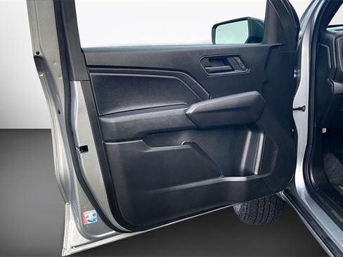 Used 2025 Chevrolet Colorado Trail Boss image 16