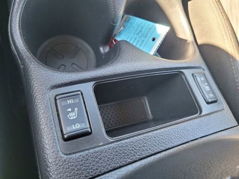 Used 2018 Nissan Rogue SV image 26