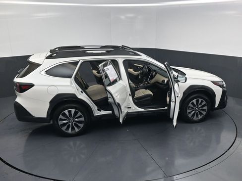 Used 2023 Subaru Outback Limited image 15
