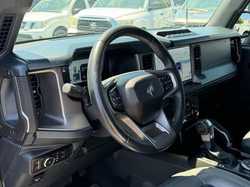 Used 2023 Ford Bronco Outer Banks w/ Sasquatch Package AWD/4WD image 12