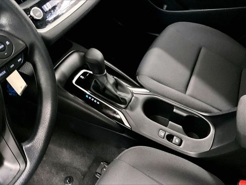 Certified 2025 Toyota Corolla LE FWD image 20
