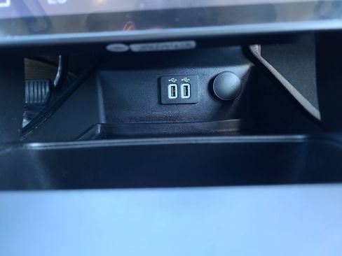 Used 2020 Ford Fusion Titanium image 24