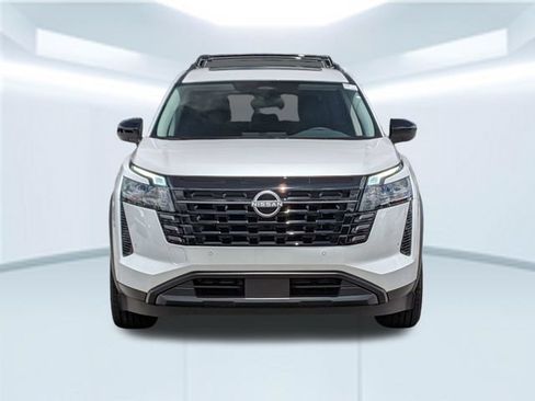 Used 2026 Nissan Pathfinder SV w/ SV Premium Package FWD image 10
