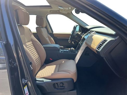 New 2025 Land Rover Discovery Metropolitan Edition image 22