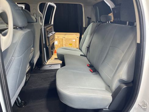 Used 2018 RAM 2500 Tradesman w/ Chrome Appearance Group AWD/4WD image 17