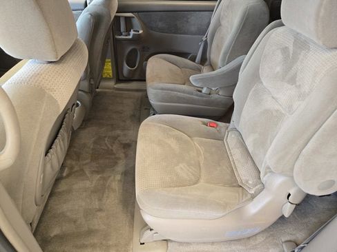 Used 2010 Toyota Sienna CE image 14