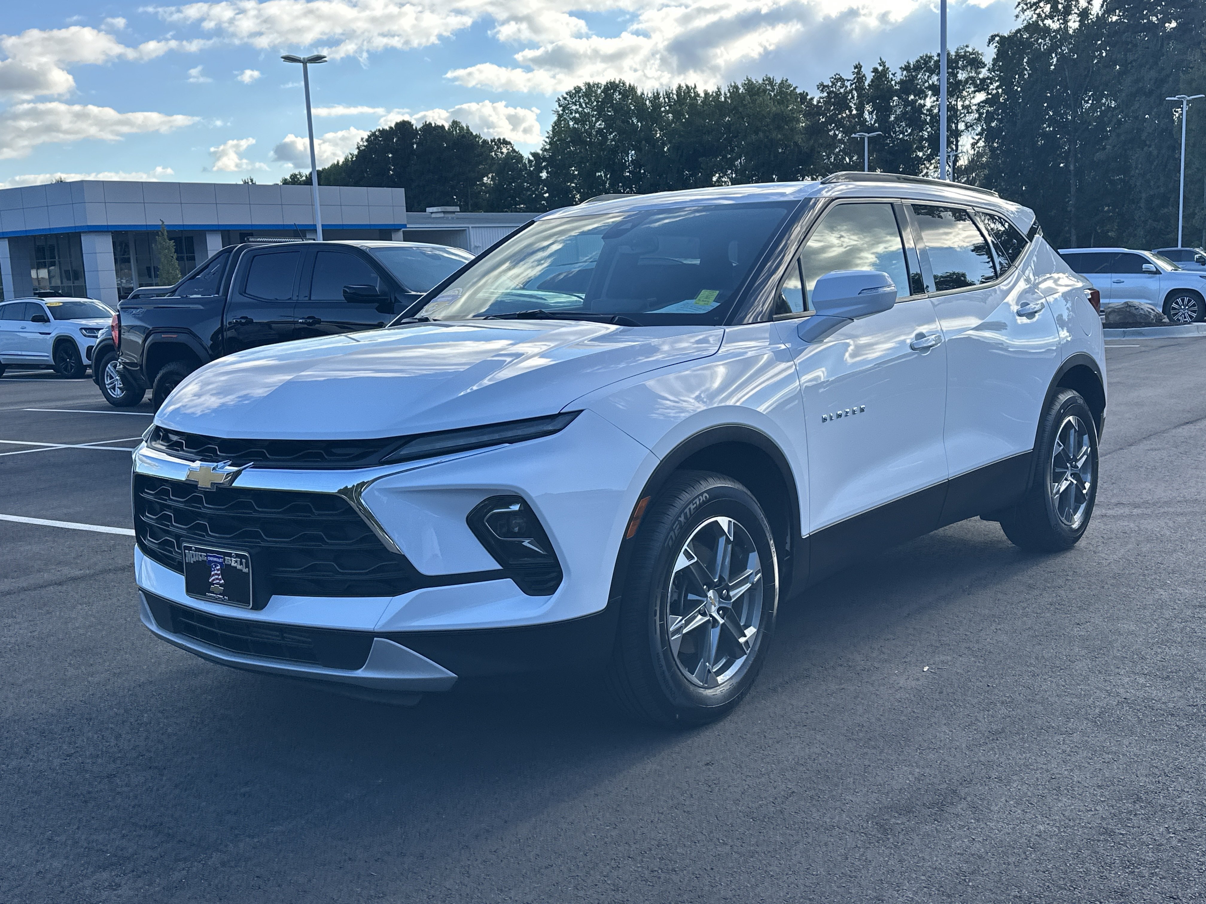 Used 2024 Chevrolet Blazer LT FWD image 4