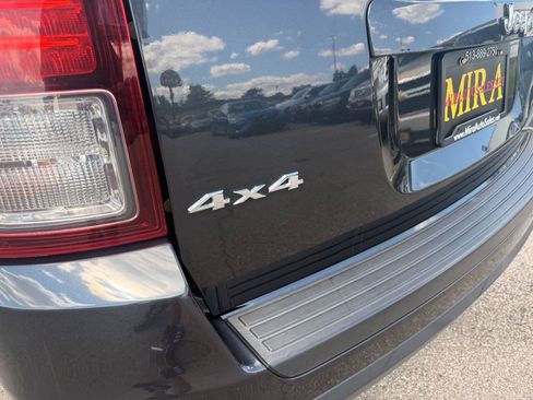Used 2014 Jeep Compass Latitude w/ Sun/Sound Group AWD/4WD image 20